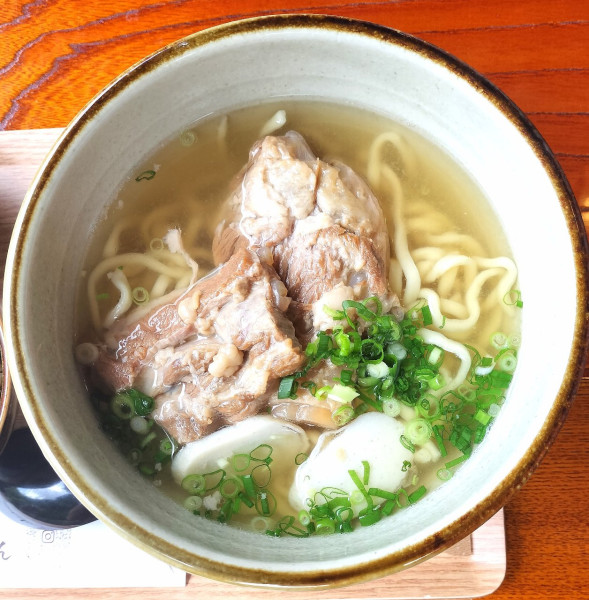 「軟骨ソーキそば 1180円」@首里茶房 美里うどぅんの写真