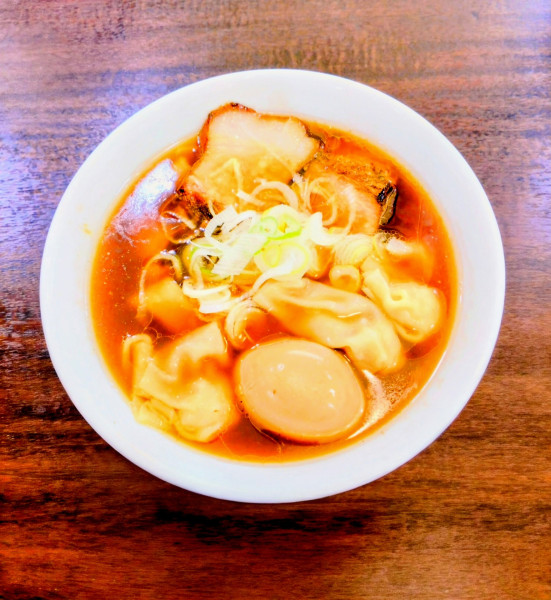 「醤油らーめん＋海老ワンタン＋味玉」@らーめん 木陰 四街道店の写真