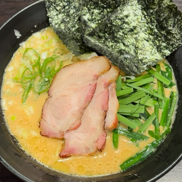 「【期間限定】小美玉家系らぁ麺〜無化調 邪道系〜 1000円他」@らぁ麺 鬼滅の桜の写真