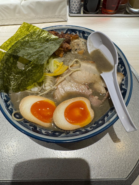 「特製純煮干し中華そば」@麺屋 音  蕨店の写真