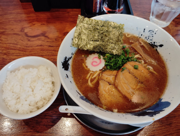 「三とんらーめん　（平打ち）　　　850円」@麺屋 ゆや軒の写真