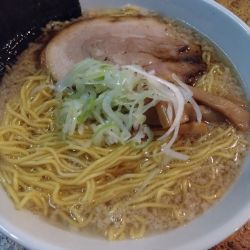 中間醤油950円、麺大盛120円
