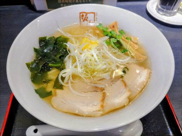 「貝節塩ラーメン 980円」@喜多方ラーメン坂内 天神大名店の写真