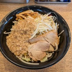 ブラック油そば、大盛