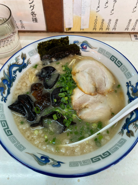 「博多ラーメン＋替え玉」@ラーメンえちご 本店の写真