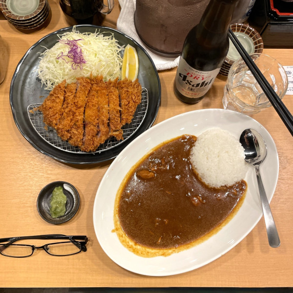 「カタロースかつカレー」@とんかつ檍のカレー屋 いっぺこっぺ 蒲田西口店の写真