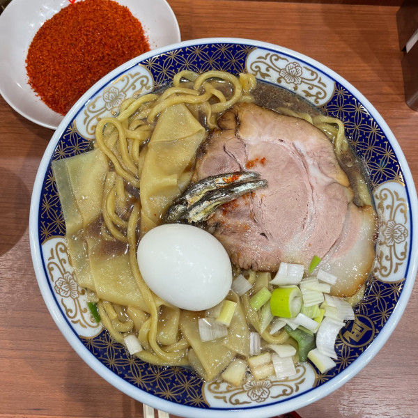 「ラーメン 900円 + 味玉（大盛、辛味30倍）」@ラーメン凪 煮干王 蒲田店の写真