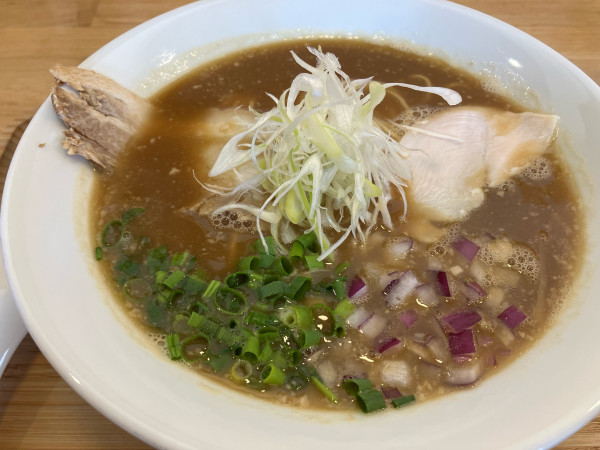 「濃厚鶏醤油白湯」@鶏醤油拉麺専門店そうわの写真