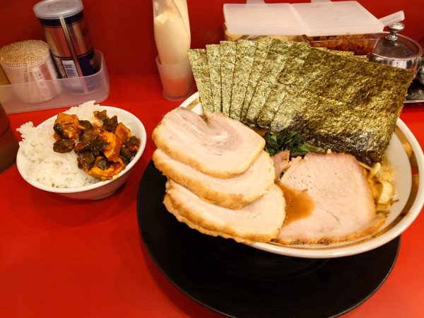 「ラーメン  煮豚  海苔  ライス✖️3  硬め多め」@大輝家直系 麺屋 旭の写真