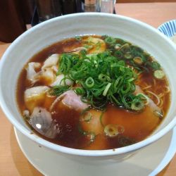海老ワンタン麺（醤油味）