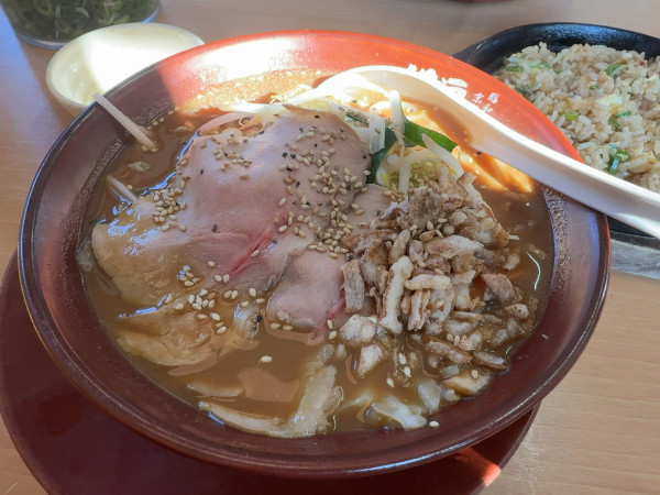 「味噌豚骨ラーメン」@ラーメン横綱 豊川店の写真