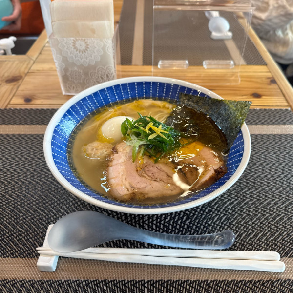 「あっさり塩味玉らぁ麺」@らぁ麺 桃の屋の写真