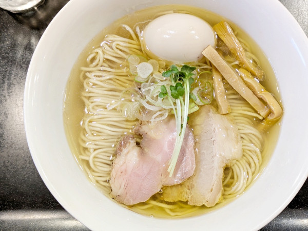「味玉塩ラーメン」@らぁ麺 やまぐち 辣式の写真
