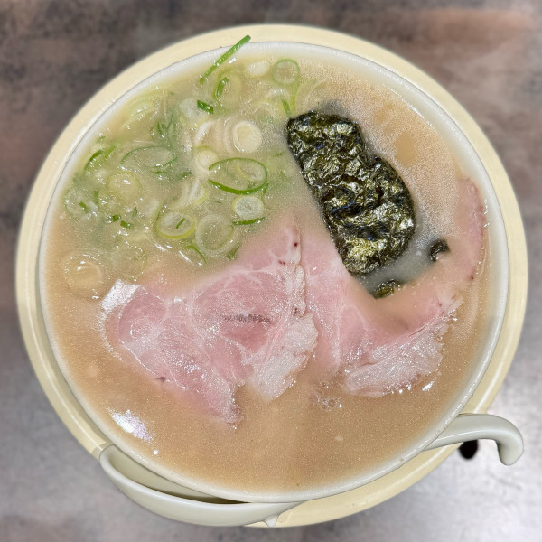 「豚骨ラーメン（950円）」@中洲 川端 きりんの写真