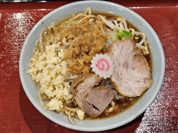 「ラーメン（300g、ニンニク増し脂増し）　1100円」@ラーメンの郎の写真