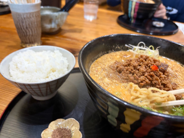 「担々麺1020円.半ライス160円」@豆でっぽうの写真