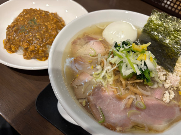 「ゆず塩中華【X限定】＋焼豚＋玉子＋ひき肉カレー（1700円）」@三つ由の写真