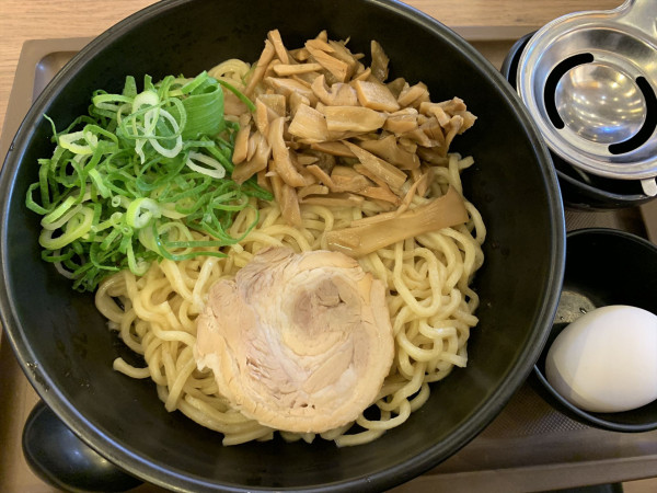 「油そば（1.5倍225g）」@伝説のすた丼屋 京成船橋店の写真