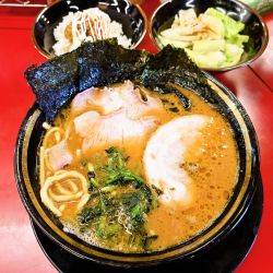 ラーメン＋チャーシューバラ＋キャベツ＋半ライス