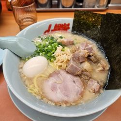 プレミアム塩とんこつ コロチャー