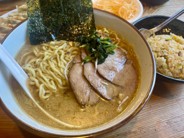 「チャーシュー麺  大盛 TP 辛ネギ」@究極ラーメン 横濱家 小平店の写真