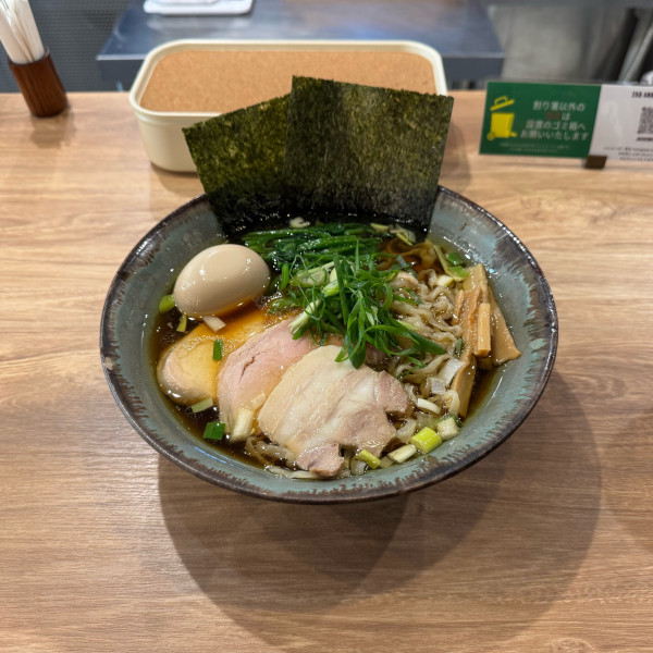 「特製醤油そば」@自家製麺250の写真