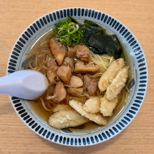 「とり中華そば（840円）ごぼう天（180円）」@うちだ屋 大村店の写真