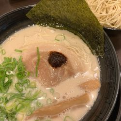 とんこつらぁ麺醤油　880円