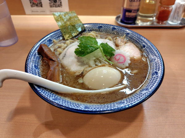 「味玉濃厚魚介中華そば¥990」@麺匠 善し田の写真