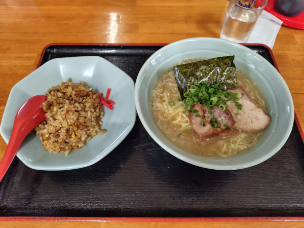 「ラーメンセットB（塩ラーメン）900円」@チャイナDRAGONの写真