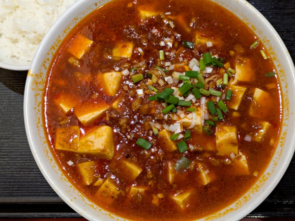 「マーボー豆腐ラーメン（小ライス付）」@叙香苑 亀戸店の写真
