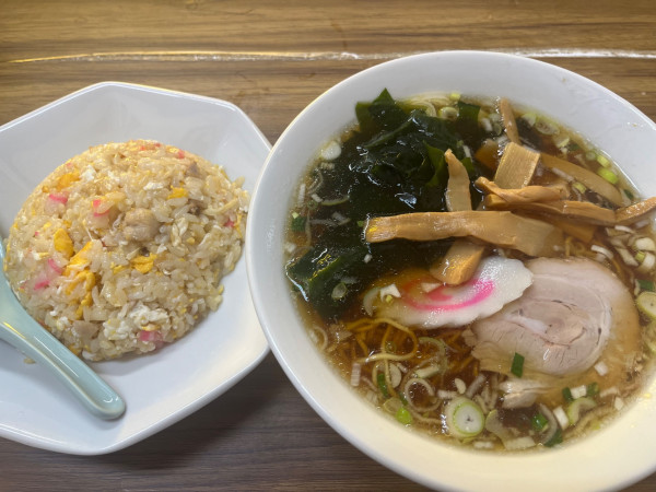 「ラーメン半チャーハン」@福龍の写真