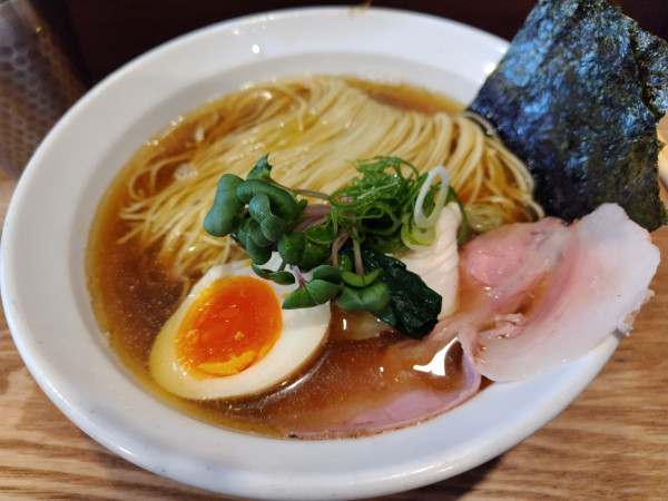 「《上中華》本日の煮干の醤油」@メヂカそば 吟魚の写真