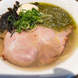 味玉牡蠣塩ラーメン