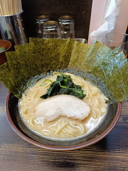 「ラーメン(醤油)(海苔増し)」@横浜家系ラーメン 大黒家の写真