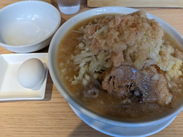 「ラーメン＋生卵」@ラーメン豚の子の写真