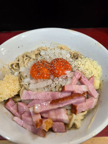 「限定カルボナーラ(ニンニク、粉チーズ)」@ラーメン鷹の目 東陽町店の写真