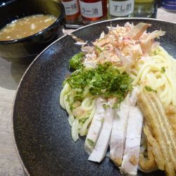 濃厚魚介豚骨つけ麺　930円