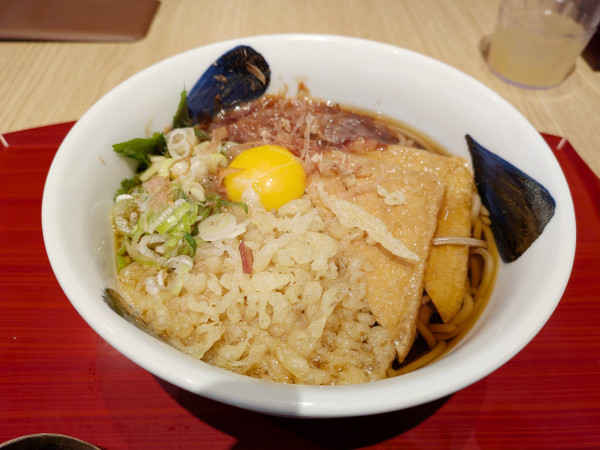 「むじなそば(880円)」@そばじ アトレ川崎店の写真