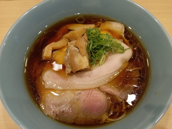 「地鶏中華そば・醤油（¥900）」@中華そばよしかわ 西荻窪店の写真
