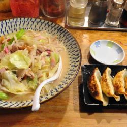 チャンポン（1,200円）＋味玉（100円）＋焼ギョーザ