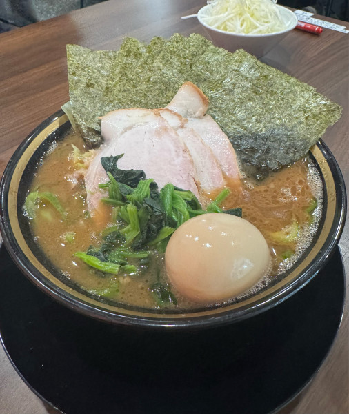 「ゆくるラーメン並 硬め」@家系ラーメン ゆくる家の写真