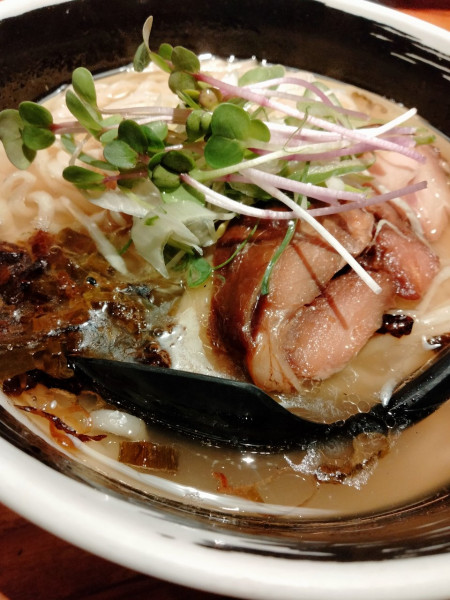 「鶏塩そば」@麺場 浜虎 横浜店の写真