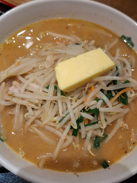 「味噌バターラーメン７４０円」@日高屋 上大岡西口南店の写真