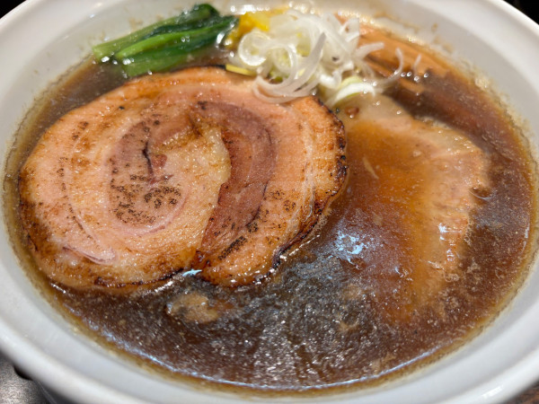 「醤油らー麺+柚子(1250円)」@ら〜麺 瑞藤の写真