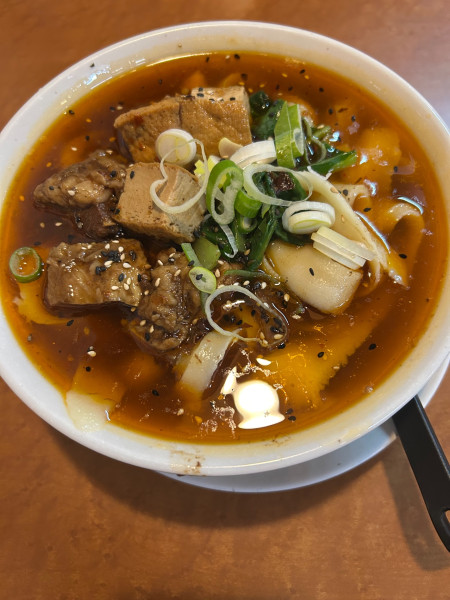 「牛バラ角煮刀削麺」@多福楼 川崎店の写真