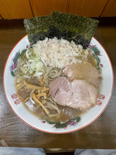 「しょうゆ中華そば(900円)身入り」@手打ち中華そば 酒田 鹿島田店の写真