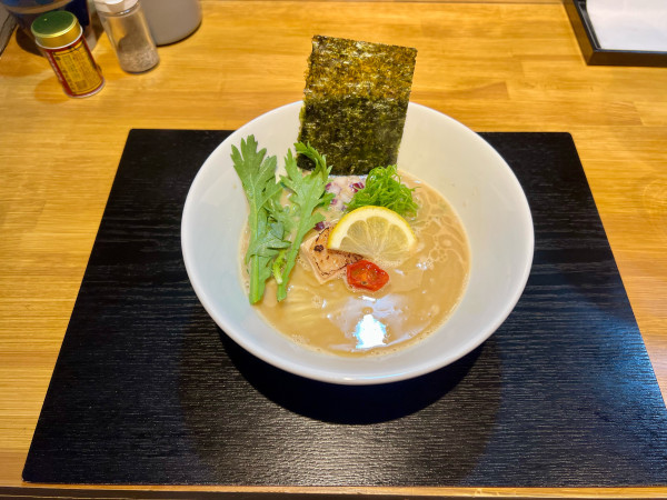 「鮮魚白湯らぁ麺」@RAMEN LILYの写真