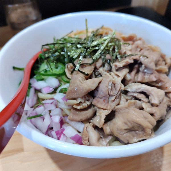 「豚モツ煮まぜそば　中盛1100円」@らぁ麺 ちり葉の写真