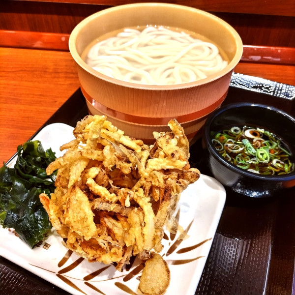 「釜揚げ（並）（￥370）＋野菜かき揚げ（￥190）」@丸亀製麺 ウィングキッチン京急蒲田店の写真